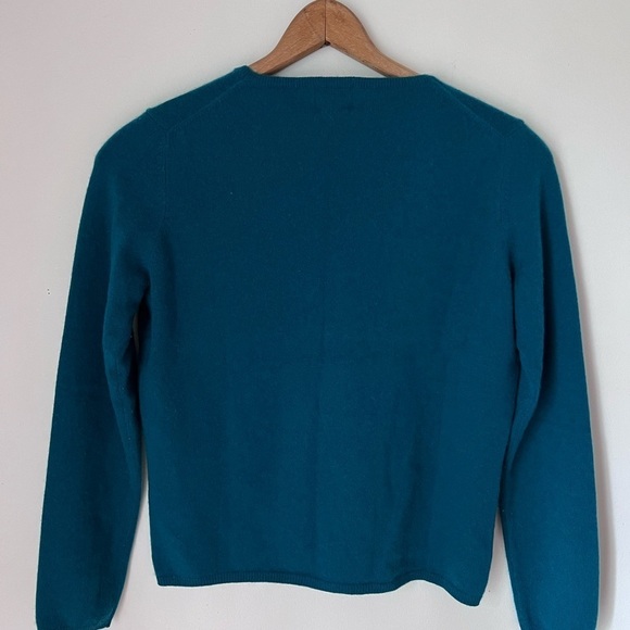 Retro teal short and tight cashmere sweater V necksize medium to large - Picture 4 of 4